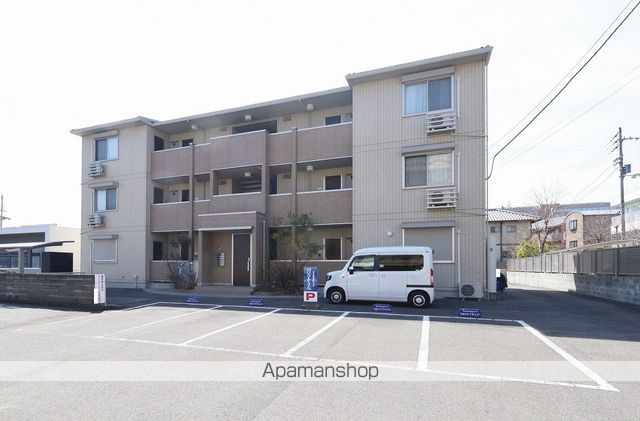 浜の前マンション13号棟の外観写真
