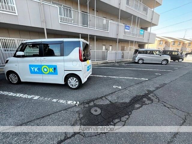 ニューマリッチ有楽　Ⅰ[3LDK/64.3m2]の駐車場
