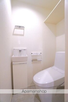 ＡＧＲＡＴＩＯ　ＴＥＲＲＡＣＥ　恵比寿（アグレシオ　テラス　恵比[2DK/49.25m2]のトイレ