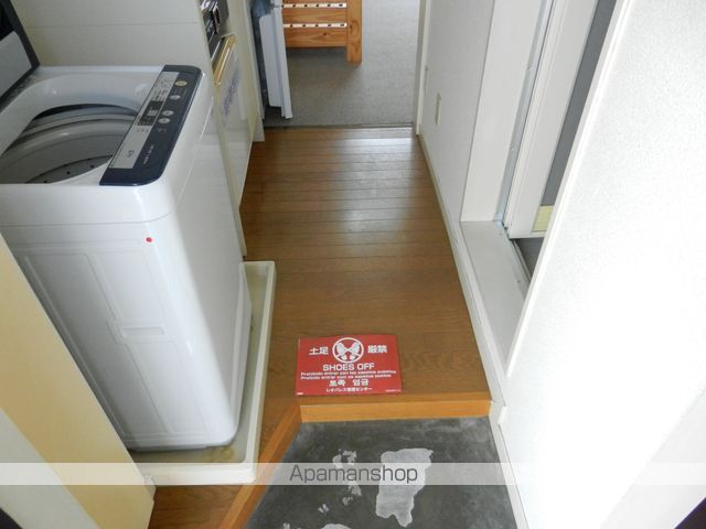 レオパレス藤本IIの玄関写真