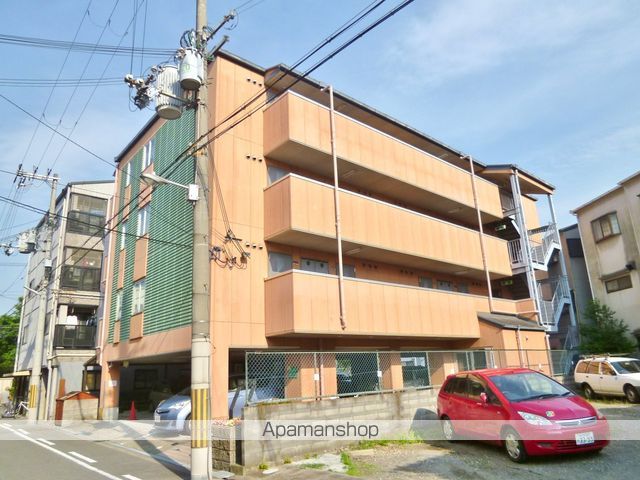 エタージュ中宮の外観写真
