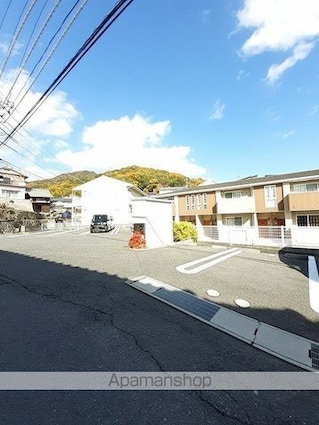 サン　ヴィレッジ　宝谷[2DK/44.75m2]の駐車場2