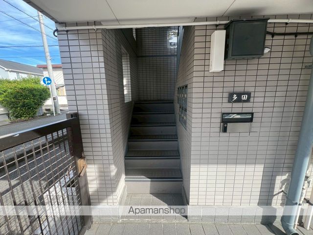 フェアリーヒルズの玄関写真