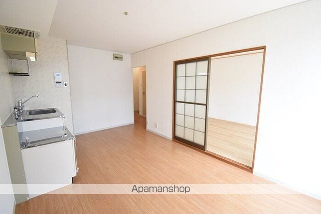 屋島ハイツ B棟の内装写真