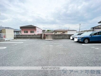 カサグランデリバーサイドⅠ[1K/33.8m2]の駐車場