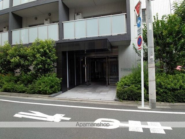 リビオレゾン南池袋の玄関写真