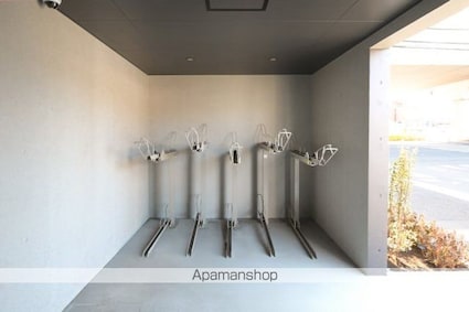 ＬＩＶＥ　ＲＥＳＴ　ＳＨＩＮＯＺＡＫＩ　２３２[1K/25.72m2]の駐車場