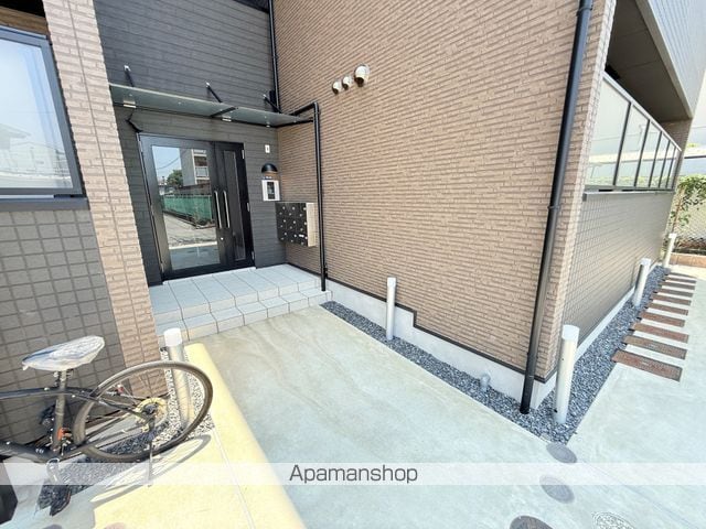 セレニティ荒本B棟の玄関写真