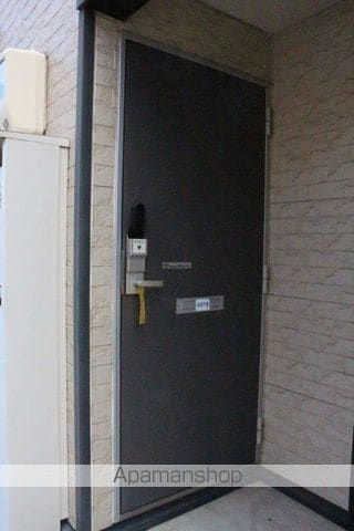 レオパレスまつおかの玄関写真