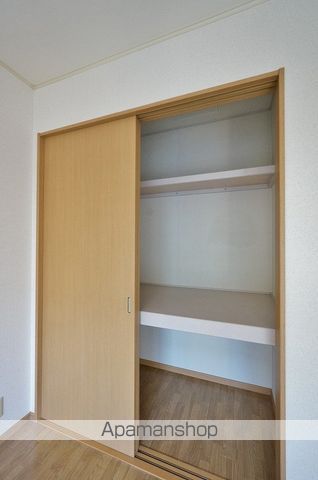 ヴァリスIIの内装写真