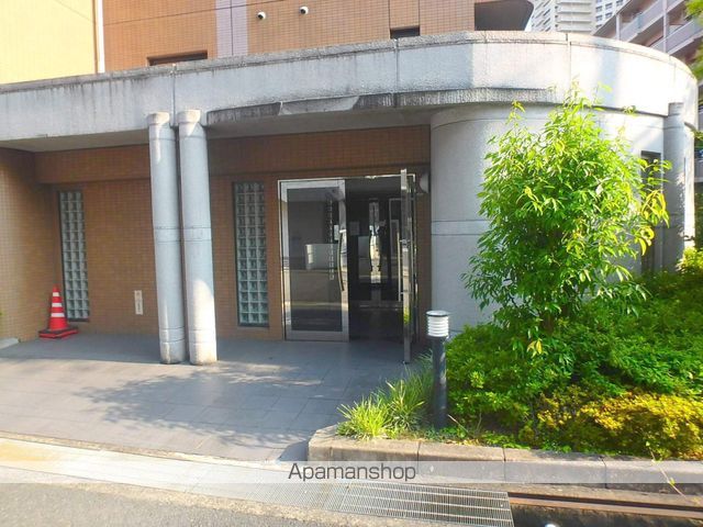 アペックス・パラツィーナくずはの玄関写真