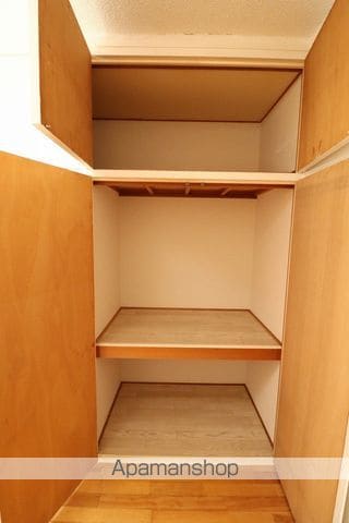 富山地鉄富山市内線 トヨタＧスクエア五福駅 徒歩1分 3階建 築44年の内装写真