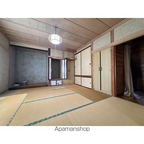 石狩市 2階建 築47年の内装写真