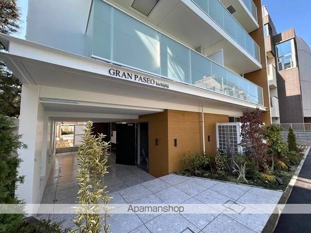GRAN PASEO吉祥寺の玄関写真