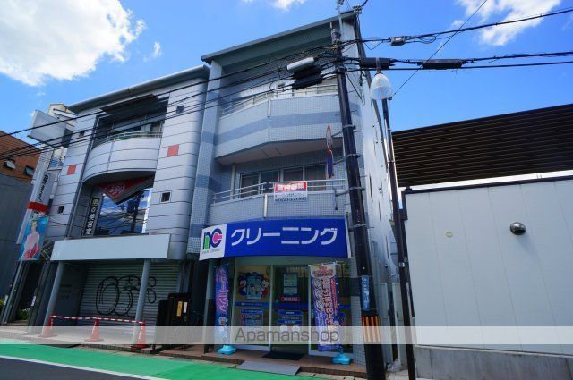 ルミエールタナカの玄関写真