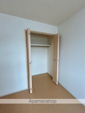 東近江市 2階建 築13年の内装写真