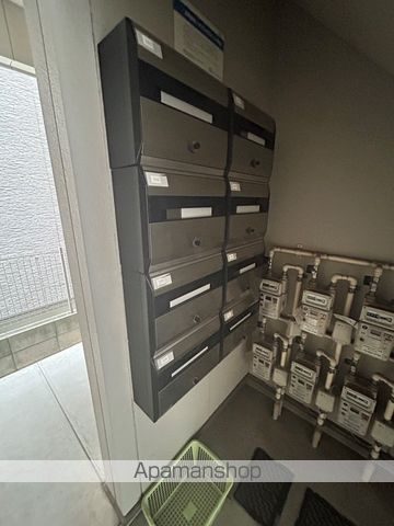 クレフラスト野並B棟の玄関写真