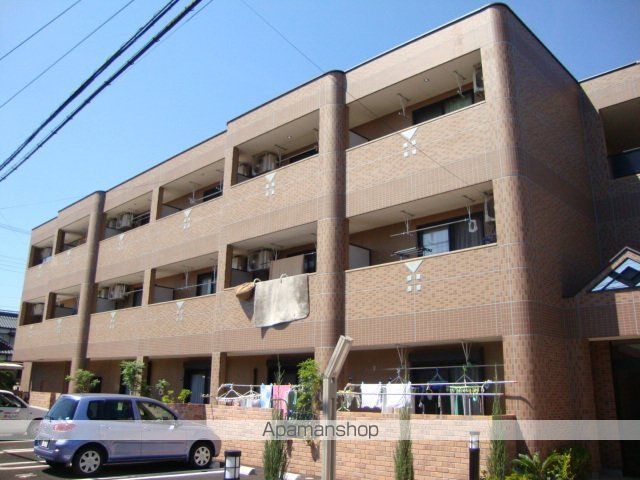 ヒールコート沢田の玄関写真