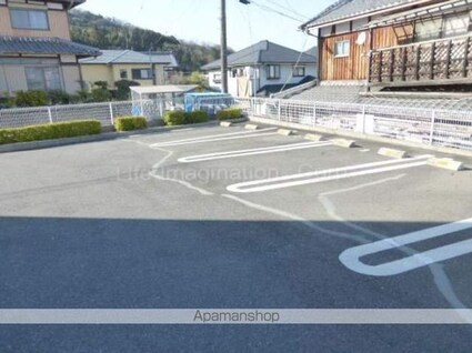 マイルストーンズ[2DK/44.82m2]の駐車場1
