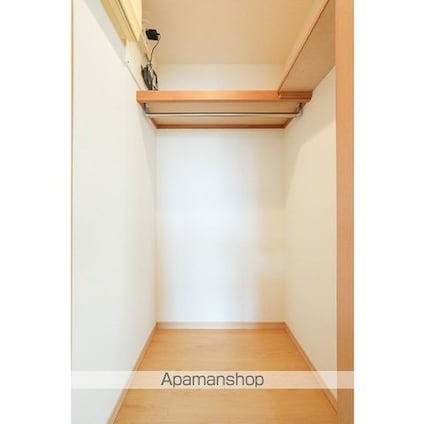 ルネ新宿御苑タワー[1R/37.17m2]の収納