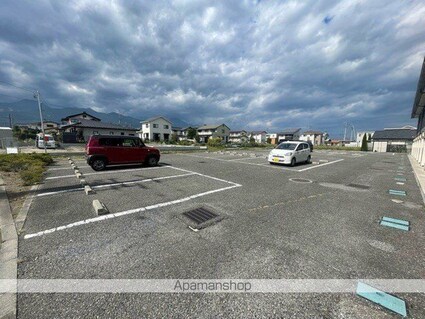 レオパレス穂高[1K/23.61m2]の駐車場2