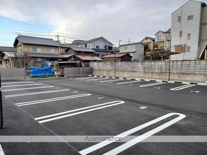 アデウ　ドゥーエ[1LDK/43.97m2]の駐車場