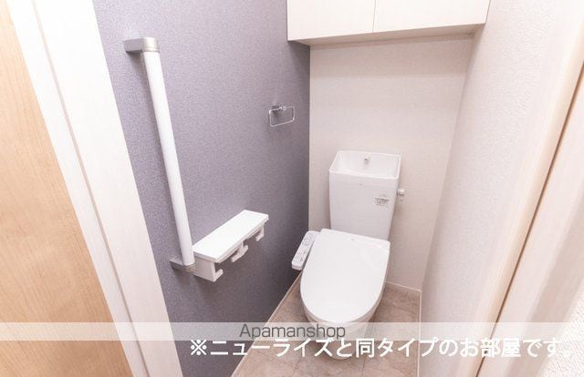 グラッシュフル Bの内装写真