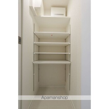 コンフォリア東新宿[1DK/25.23m2]の内装