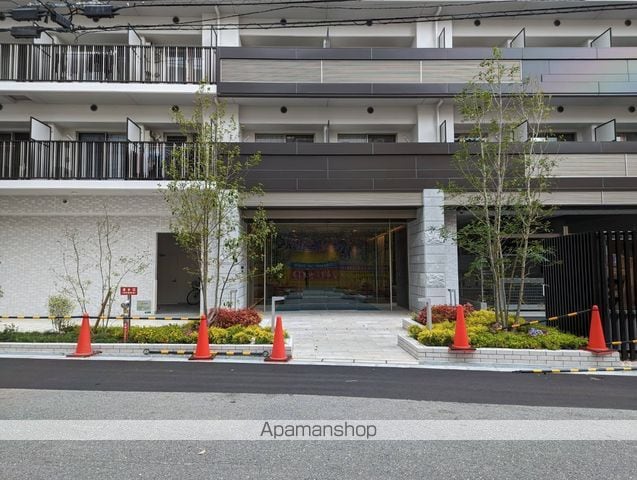 スプランディッド十三本町の玄関写真