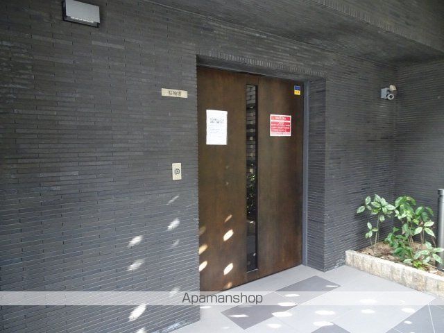 ザ・パークハウス大阪福島の玄関写真