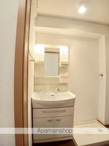 アベンシス5の内装写真