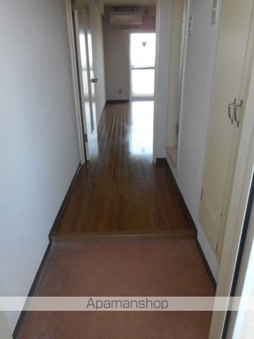 メゾン・レスカール[1R/20.25m2]の玄関