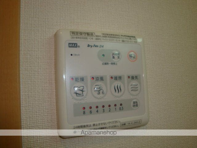武蔵村山市 2階建 築15年の内装写真