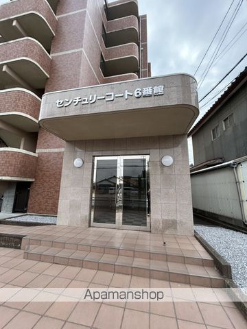 センチュリーコート6番館の玄関写真