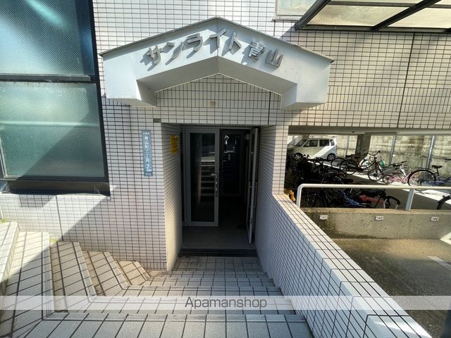 サンライト青山の玄関写真