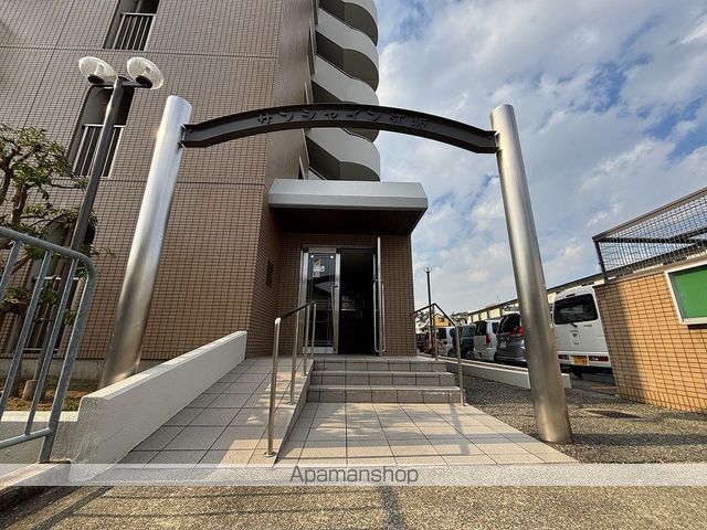 サンシャインESAKAの玄関写真