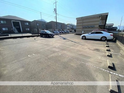 レオパレスアネックス　表[1K/21.81m2]の駐車場