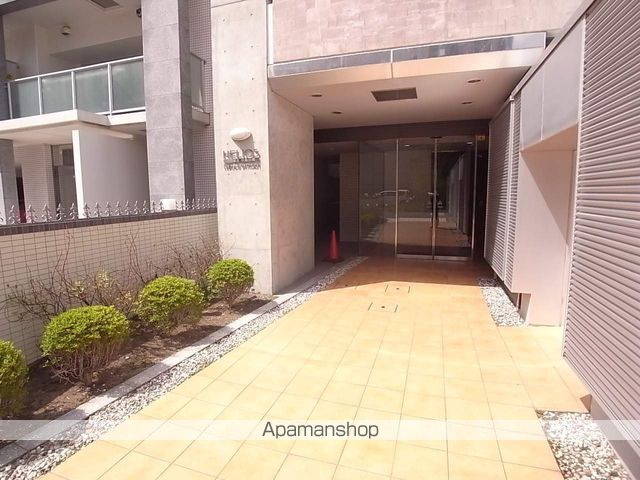 イリオス中島公園の玄関写真