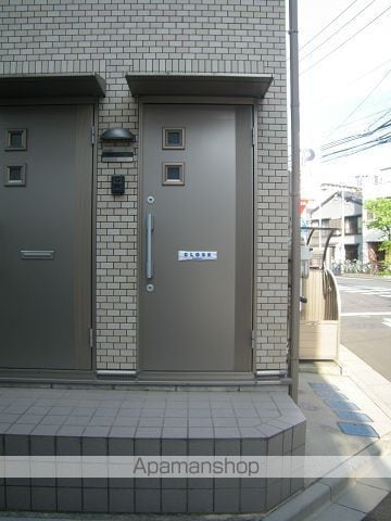 フラッツァプリモIIの玄関写真