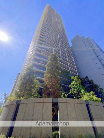 LAURELTOWER堺筋本町の外観写真