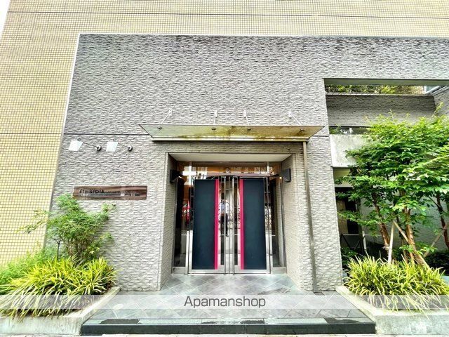レジディア西新宿IIの玄関写真