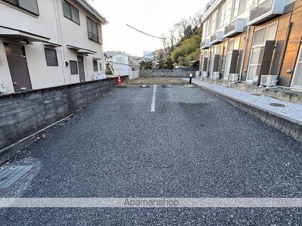 レオパレスセレーヌ[1K/20.28m2]の駐車場1