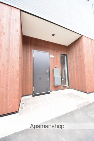 HIMAWARI B棟の玄関写真