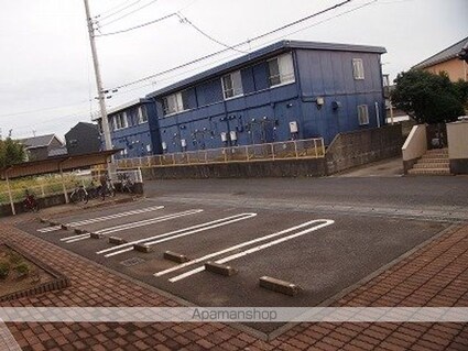 ピュアハウスⅡ[2LDK/51.79m2]の駐車場2