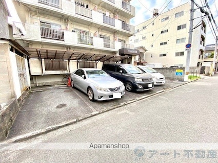 エトワール味酒[1R/21.5m2]の駐車場