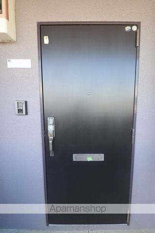 ラークビレッジの玄関写真