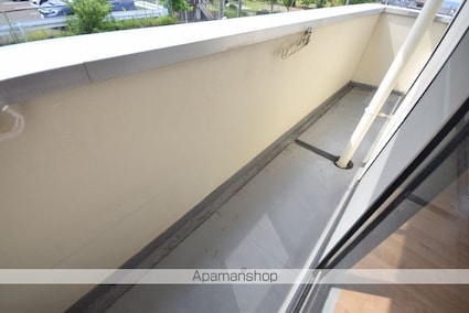 メイプル・アーサ中山[2K/33.16m2]のバルコニー