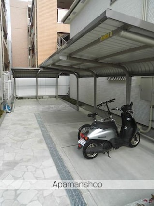 ユーヴェＳ　Ⅵ[1LDK/45.86m2]の駐車場1