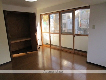 クリスタル山内[1DK/35m2]の内装2