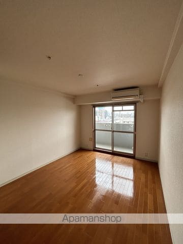 ROGE IMAFUKUTSURUMIの内装写真